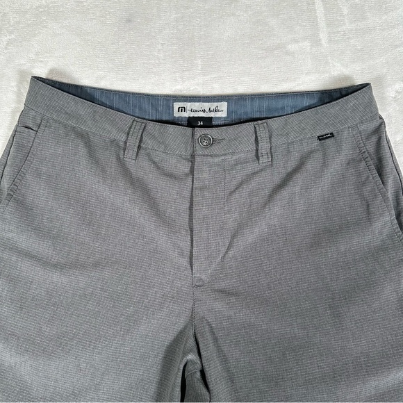 Travis Mathew Mens Chino Shorts Flat Front Casual Golf Striped Gray Size 34 - Picture 2 of 12